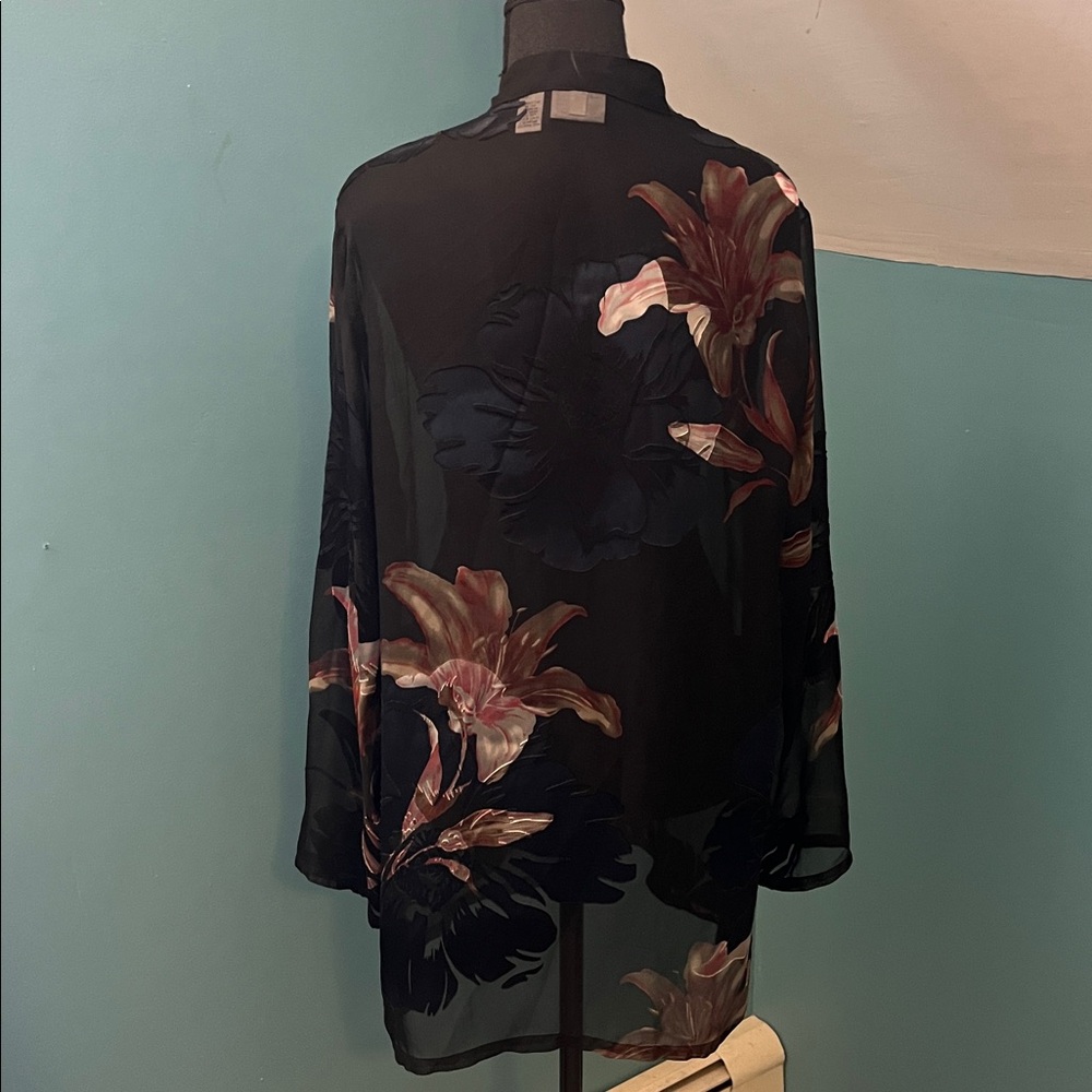 Chico's Floral Button-Down Burnout Velvet Sheer Blouse Size One (Medium) - Picture 9 of 12